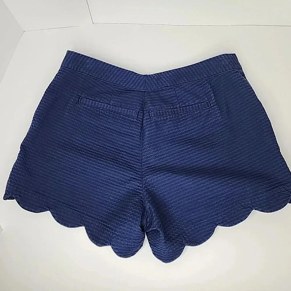 Lilly Pulitzer Buttercup Short 8 Navy Blue‎ Scalloped Coastal Resort Flat Front - Picture 4 of 13